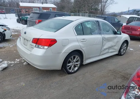 2014 Subaru Legacy 2.5I Premium z USA, uszkodzony, nr VIN 4S3BMBD69E3016727